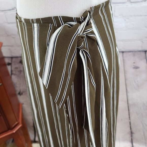 Evereve brown skirt with multi colored stripes - Picture 7 of 14